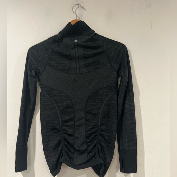 Athleta Fast Track 1/4 zip base layer L/S pullover Dark gray Running Top Size S - Picture 2 of 9